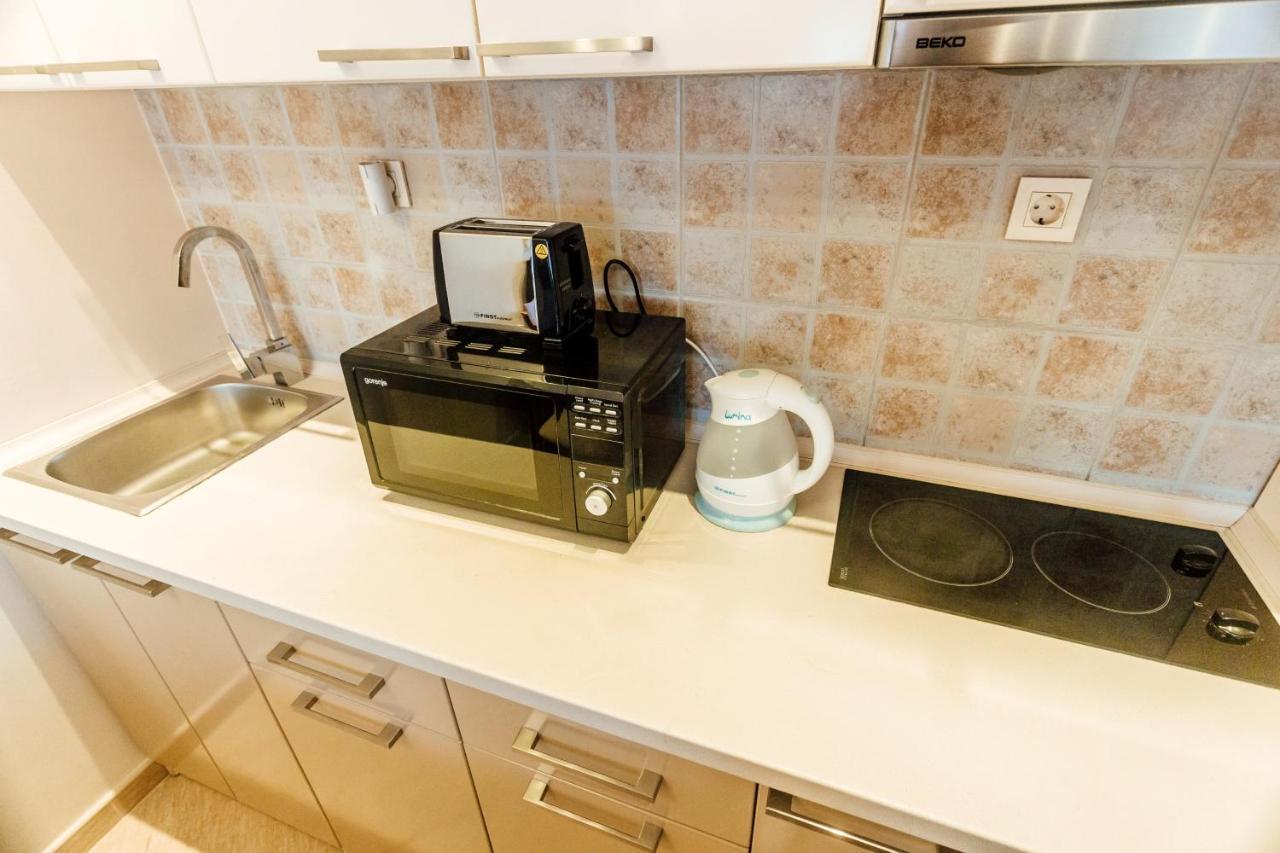 Beachfront Apartments Тиват Экстерьер фото